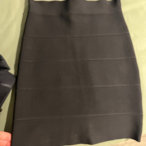 BCBGMaxAzria Mini Skirt-Black - Picture 1 of 2